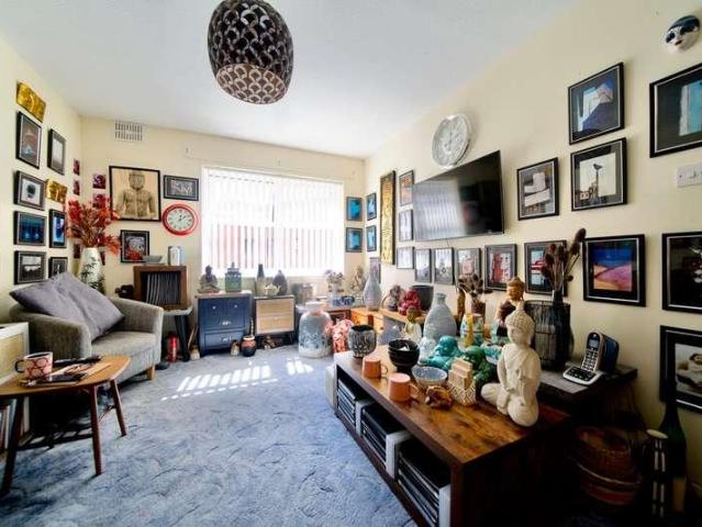 1 bed flat for sale
