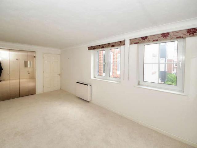 1 bed flat for sale