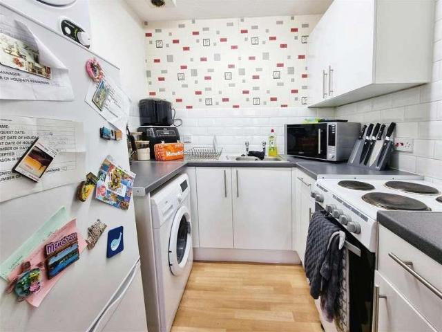 1 bed flat for sale