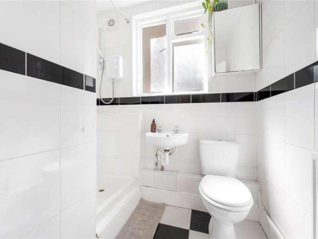 1 bed flat for sale