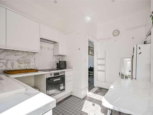 1 bed flat for sale