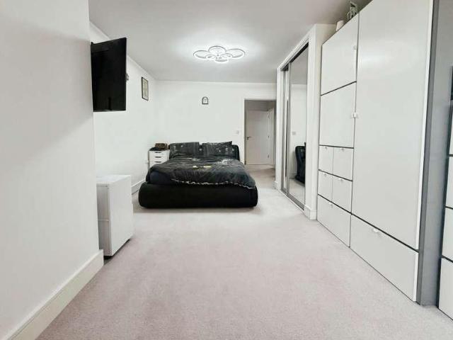 1 bed flat for sale
