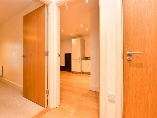 1 bed flat for sale