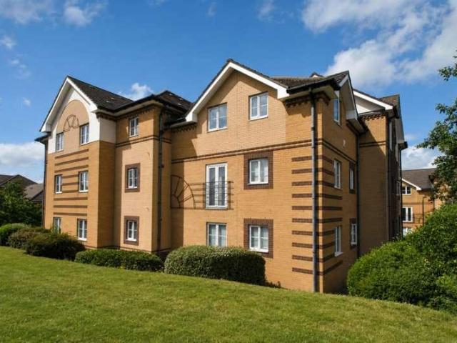 2 bed flat for sale