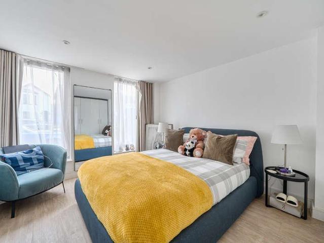 1 bed flat for sale