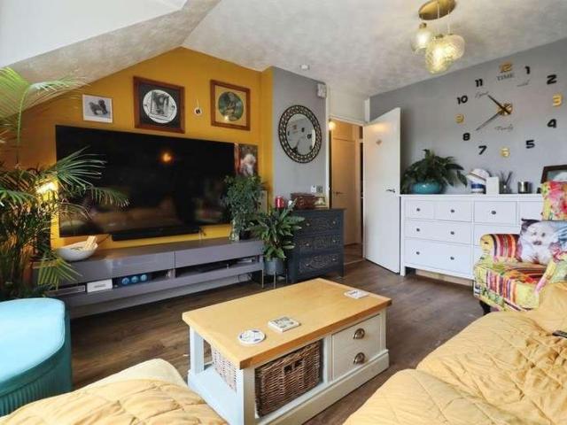 1 bed flat for sale