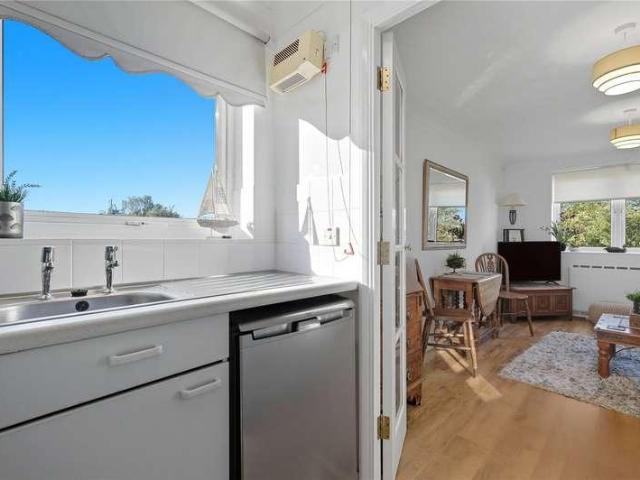 1 bed flat for sale