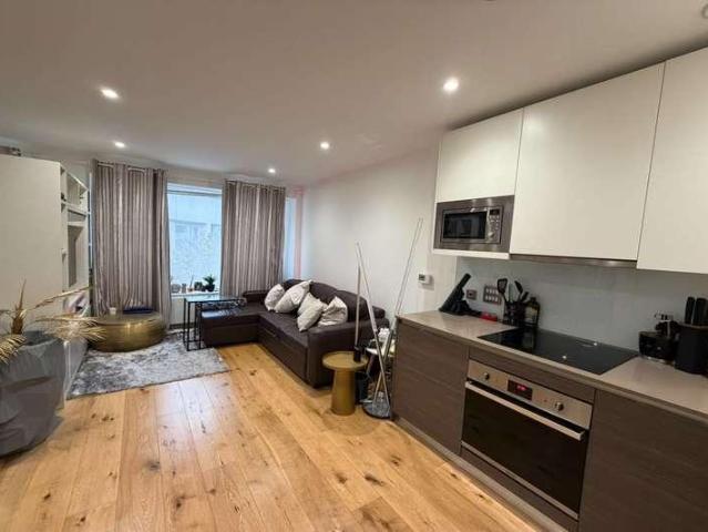 1 bed flat for sale