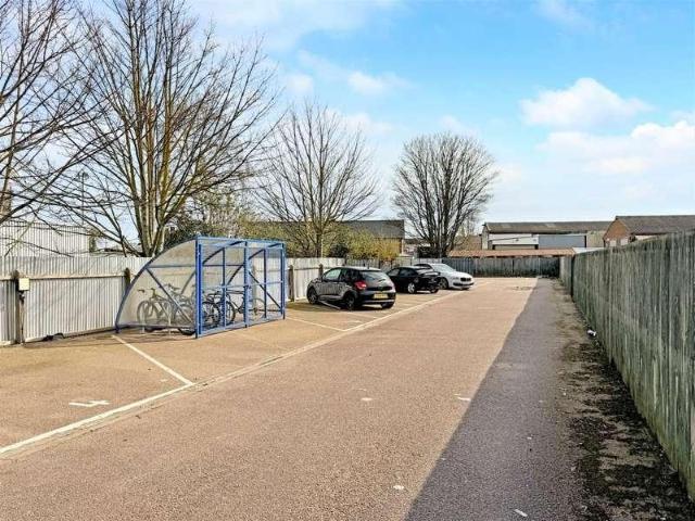 1 bed flat for sale