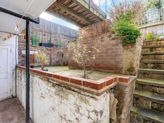 1 bed flat for sale