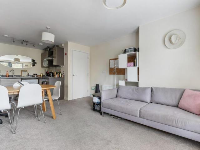 1 bed flat for sale