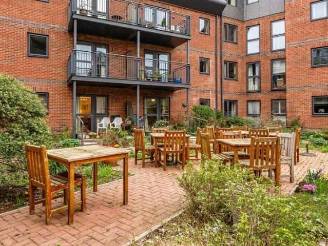 1 bed flat for sale