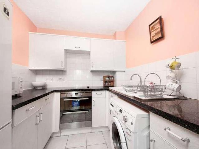 1 bed flat for sale