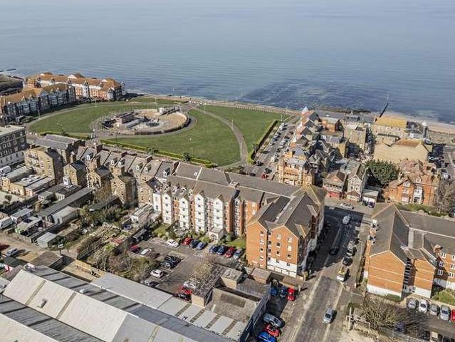 1 bed flat for sale