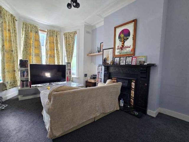 1 bed flat for sale