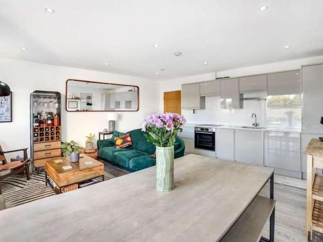 1 bed flat for sale