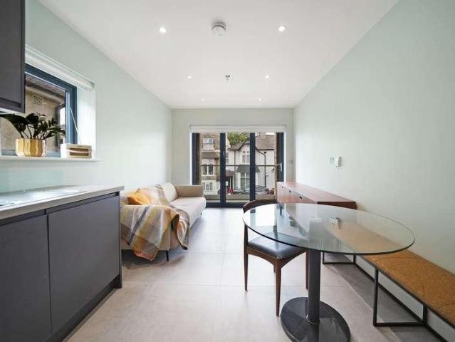 1 bed flat for sale