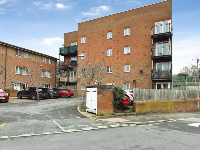 1 bed flat for sale