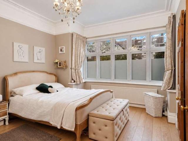 1 bed flat for sale