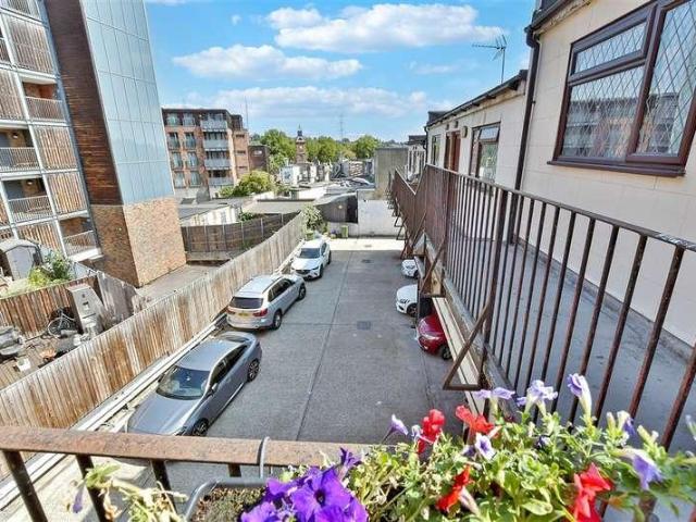 1 bed flat for sale