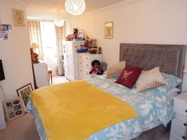 1 bed flat for sale