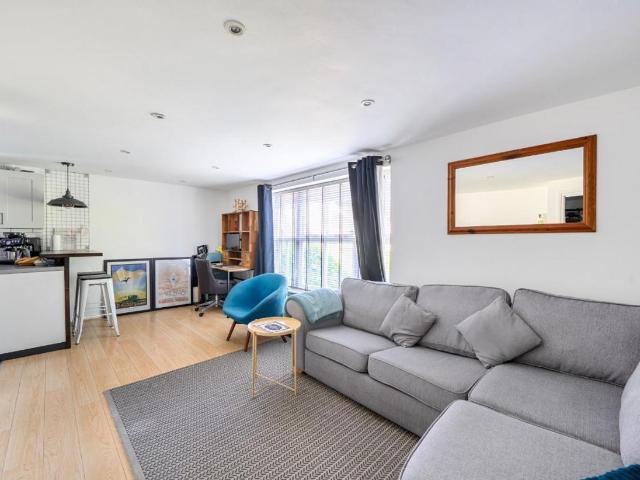 1 bed flat for sale