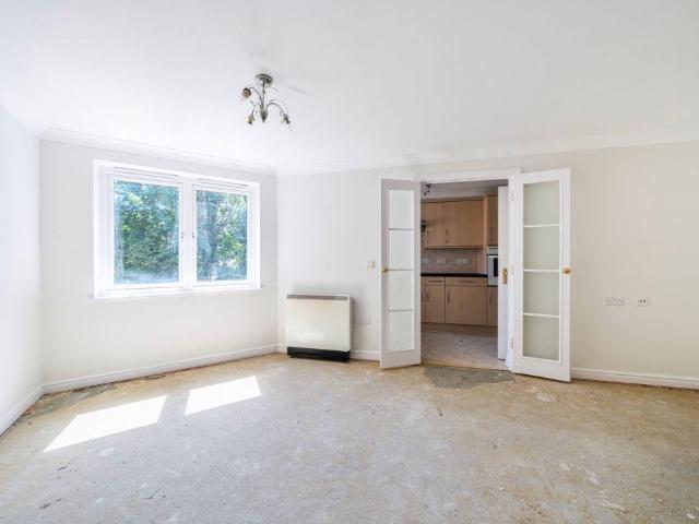 1 bed flat for sale