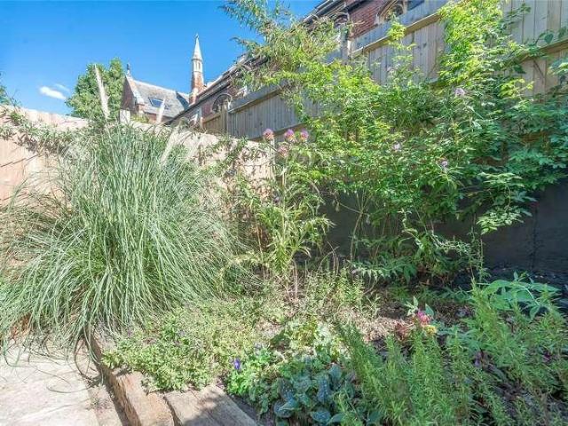 1 bed flat for sale