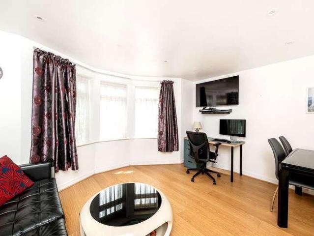 1 bed flat for sale