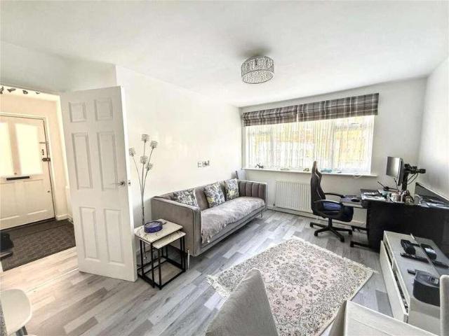 1 bed flat for sale