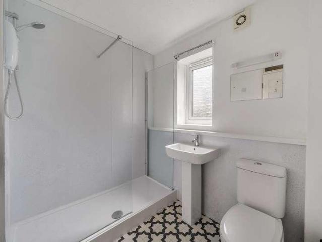 1 bed flat for sale