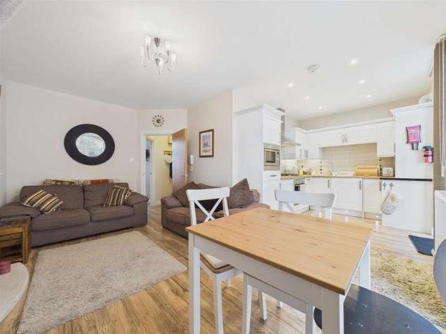1 bed flat for sale