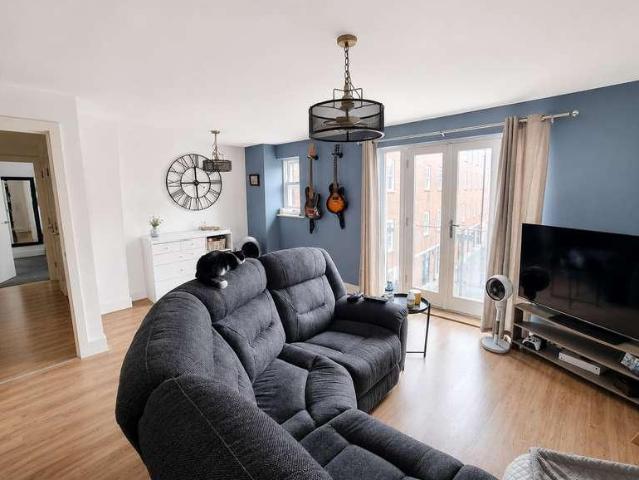 1 bed flat for sale