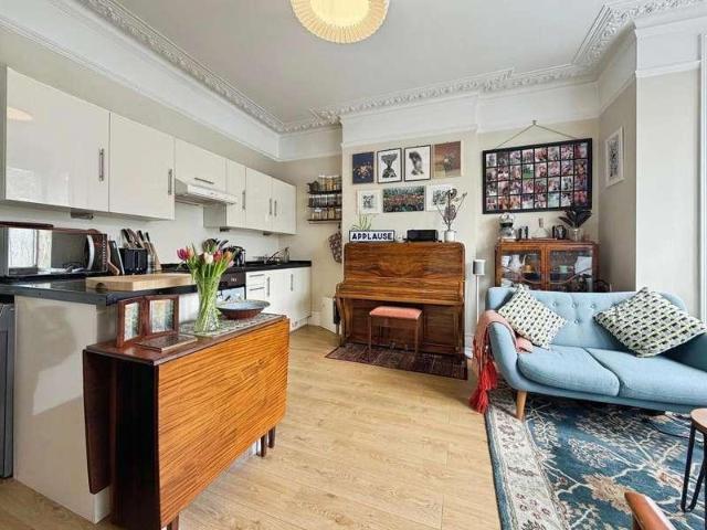 1 bed flat for sale