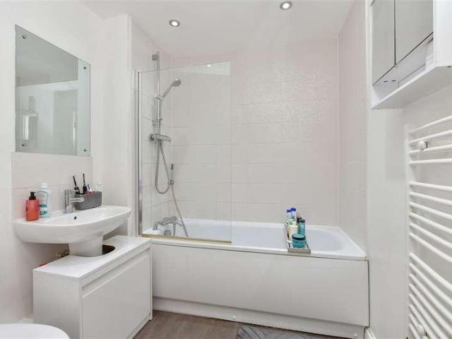 1 bed flat for sale