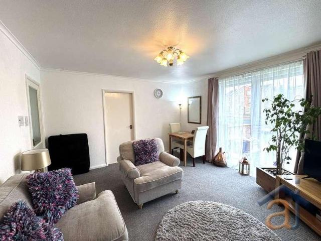 1 bed flat for sale