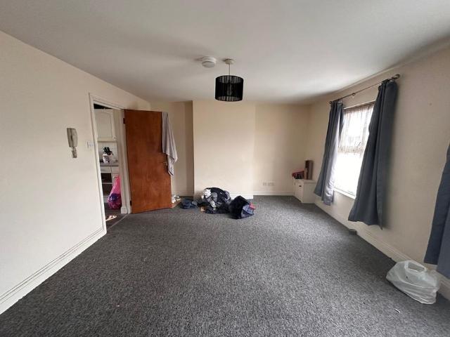 1 Bed Flat, Green Lane, IG1