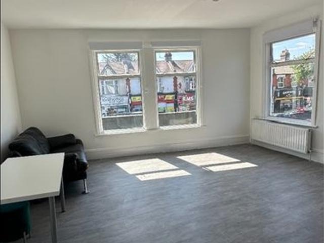 1 Bed Flat, Green Lane, IG3