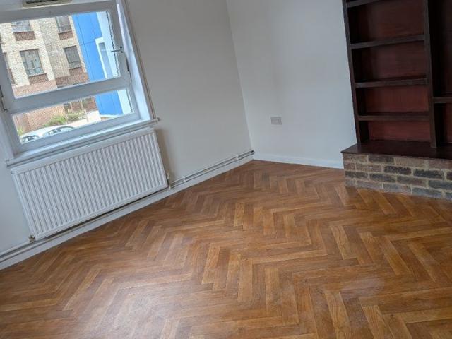 1 Bed Flat, Green Lane, TW4