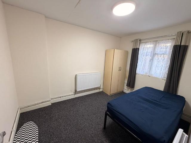 1 Bed Flat, Harpour Road, IG11
