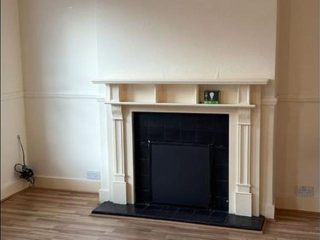 1 Bed Flat, Headcorn Road, CR7