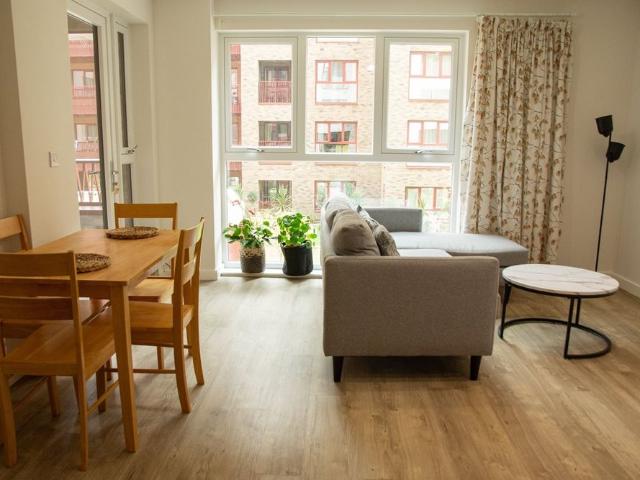1 Bed Flat, Justice Place, TW8