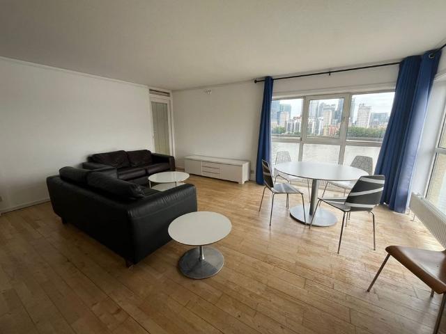 1 Bed Flat, King Frederick Ninth Tower, SE16