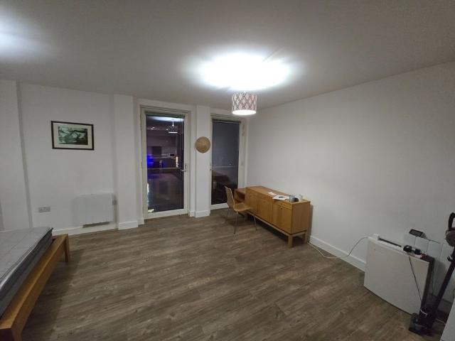 1 Bed Flat, King's Rd, RG1