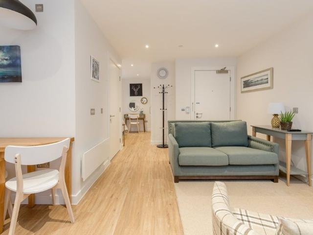 1 Bed Flat, King's Stables Road, EH1