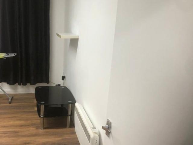 1 Bed Flat, Lampton Road, TW3