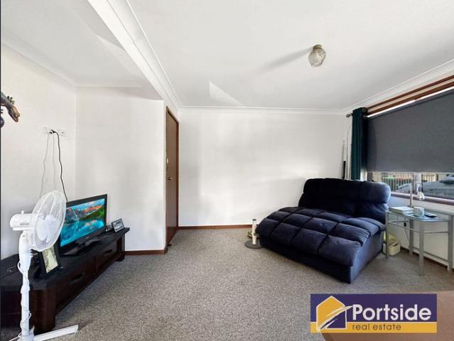 1 Bed Flat LEMON TREE PASSAGE Power & Water Incl