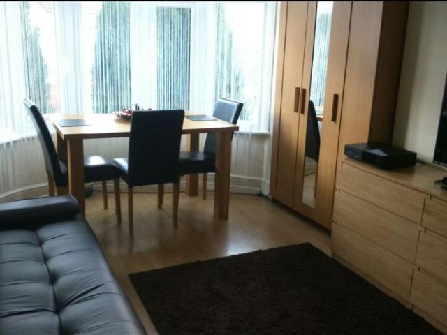 1 Bed Flat, Linden Avenue, HA9