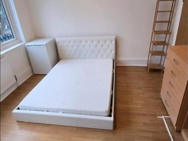 1 Bed Flat, Lower Road, SE16