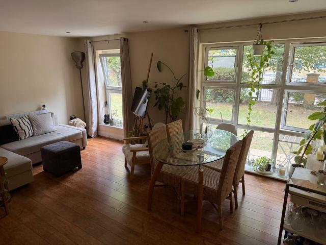 1 Bed Flat, Pembroke House, SW4